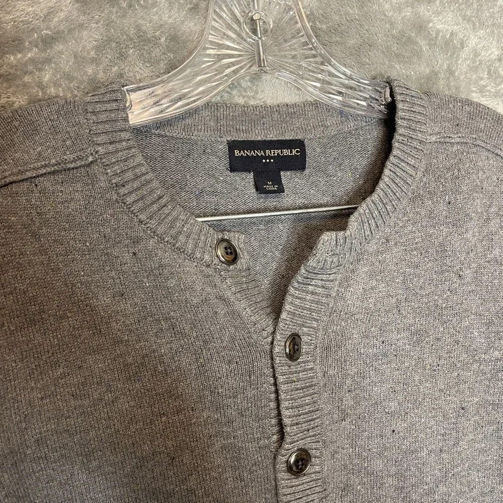Banana Republic Men Classic Preppy Cotton Blend Speckled Henley Sweater M Gray